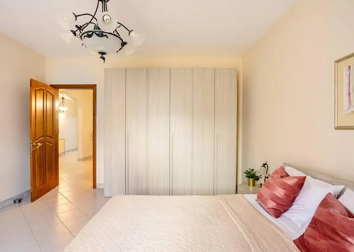 Aurora Apartment